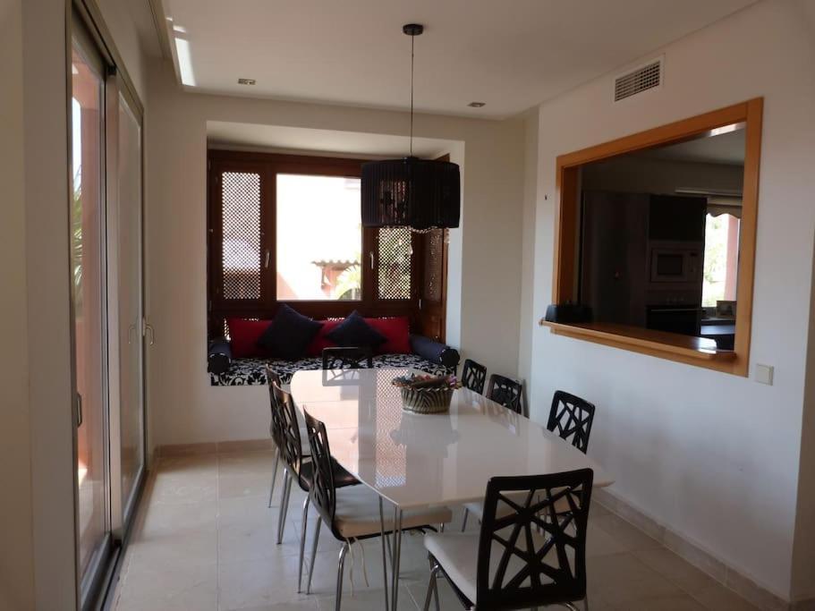 Luxurious Townhouse With Sea Views Villa Manilva Dış mekan fotoğraf